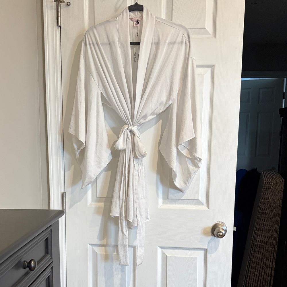 Victoria's Secret White Women's Robe